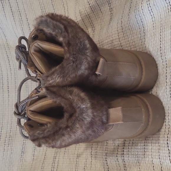 Boots - Picture 4 of 4